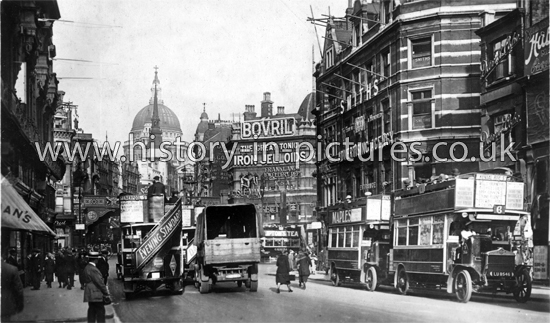 Ludgate Circus with St. Pauls Catherdral, London. c.1920's